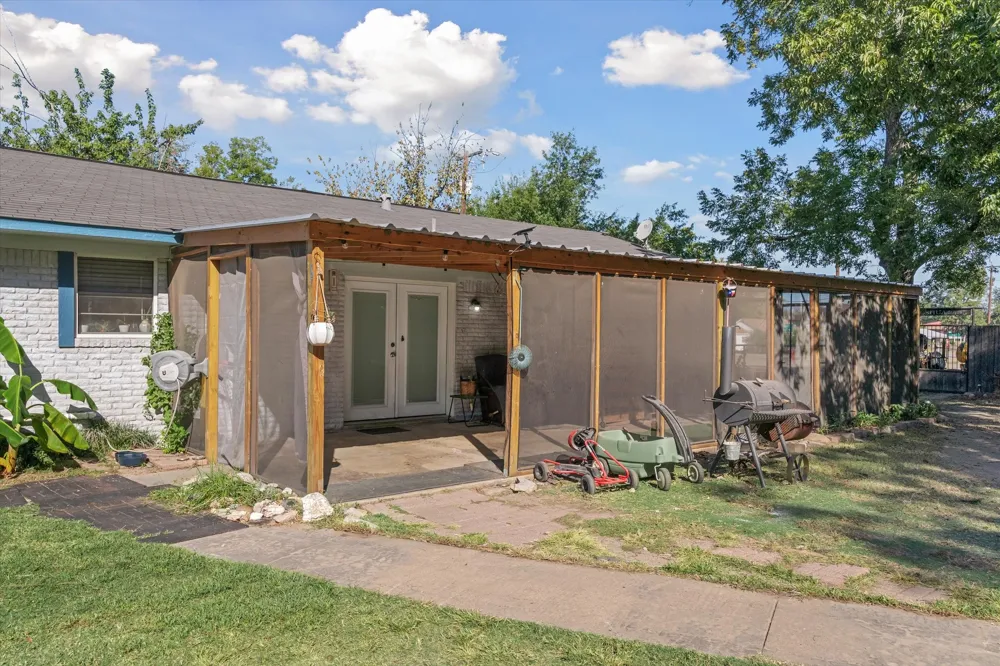 503 S Houston Street Edgewood, TX 75117