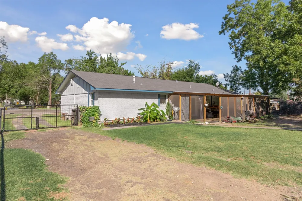 503 S Houston Street Edgewood, TX 75117