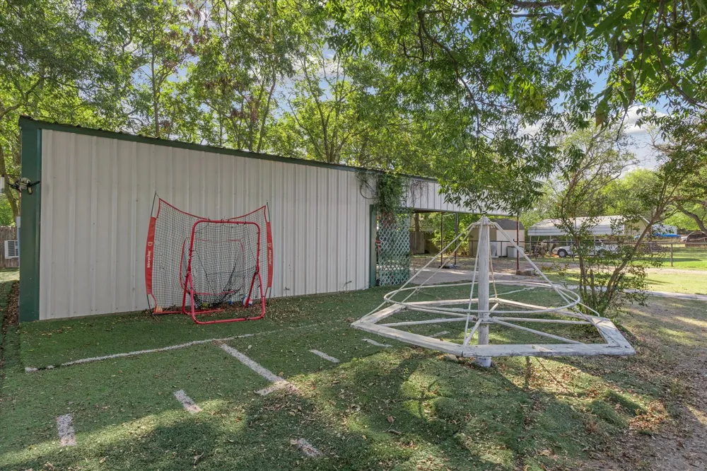 503 S Houston Street Edgewood, TX 75117