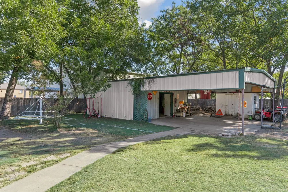 503 S Houston Street Edgewood, TX 75117