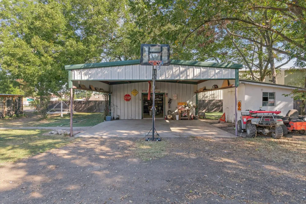503 S Houston Street Edgewood, TX 75117