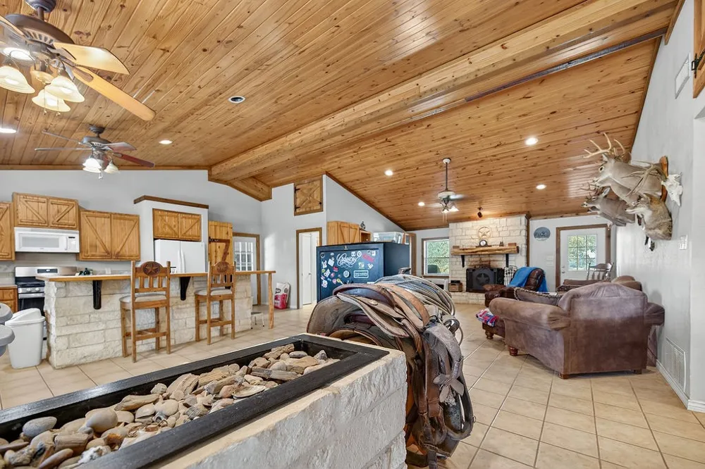 10769 County Road 3519 Murchison, TX 75778