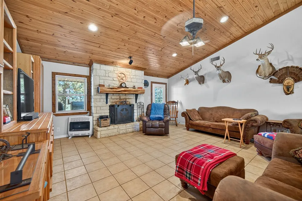 10769 County Road 3519 Murchison, TX 75778