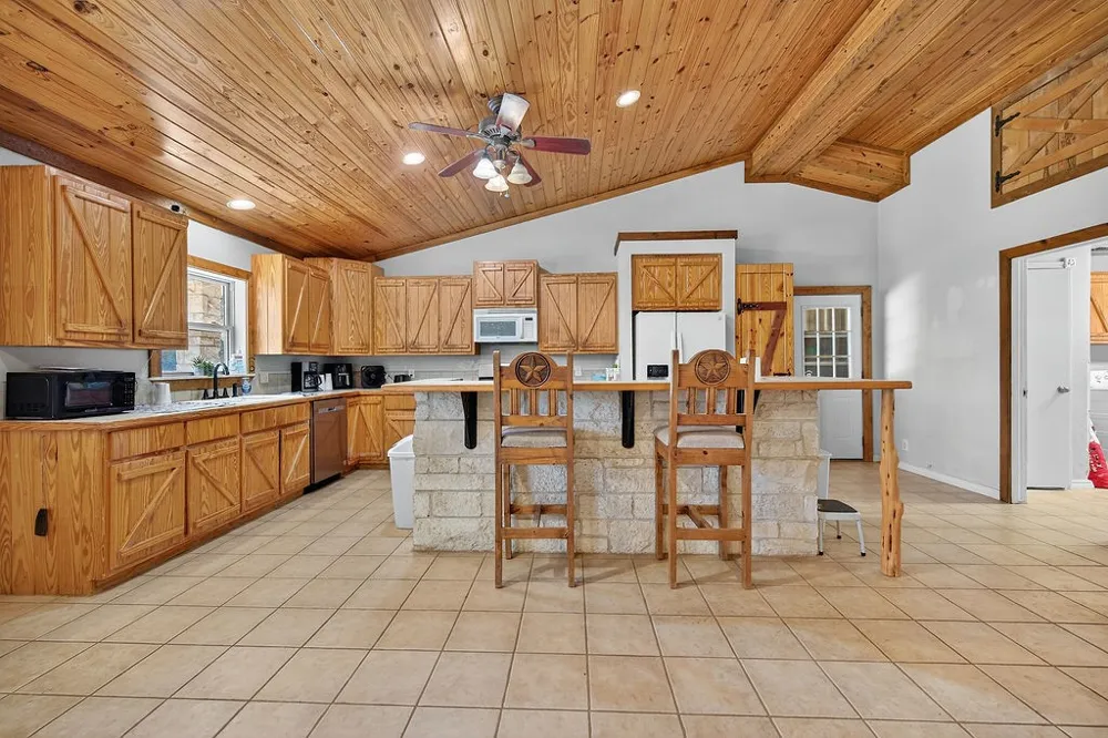 10769 County Road 3519 Murchison, TX 75778