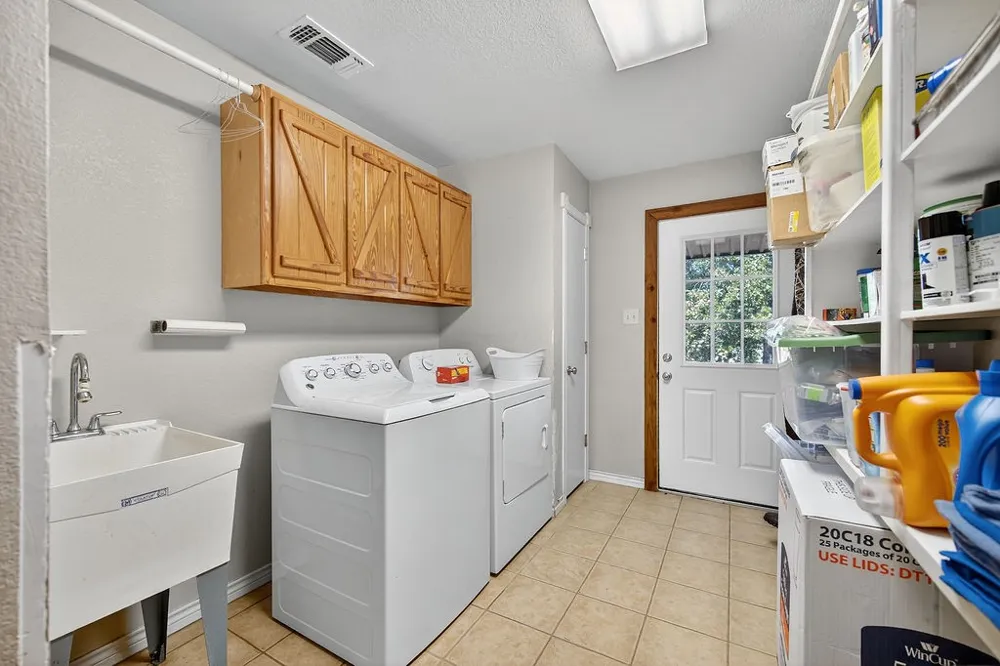 10769 County Road 3519 Murchison, TX 75778