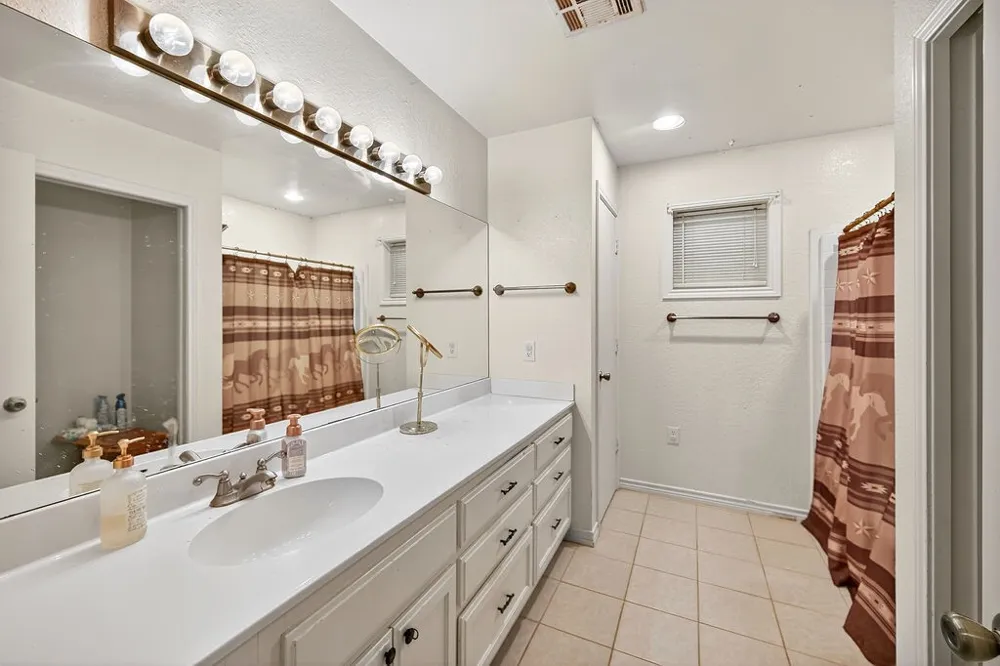 10769 County Road 3519 Murchison, TX 75778
