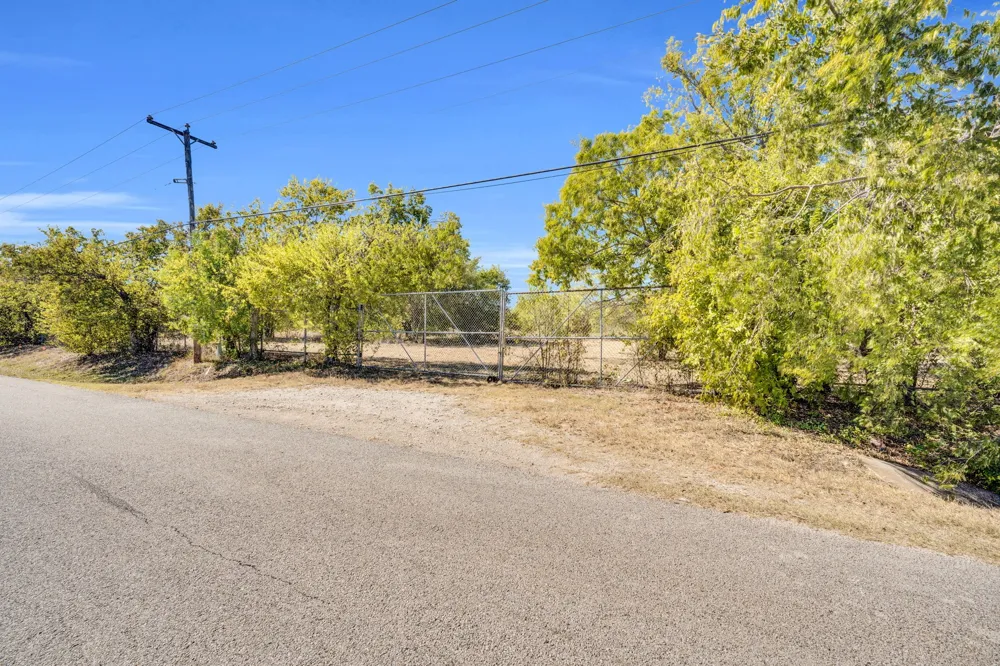 485 S Magnolia Street Crowley, TX 76036