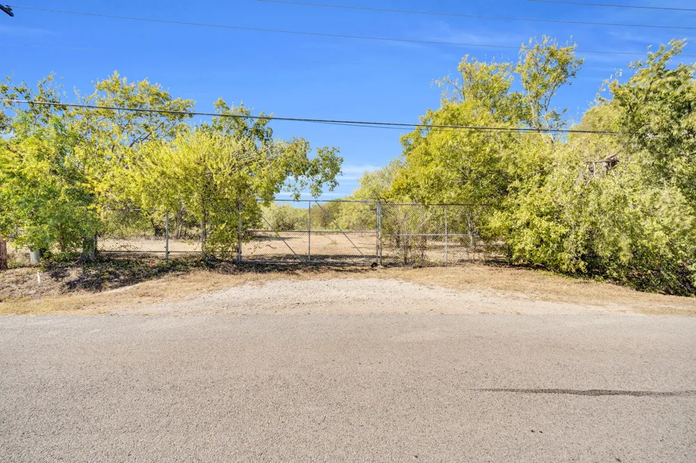 485 S Magnolia Street Crowley, TX 76036