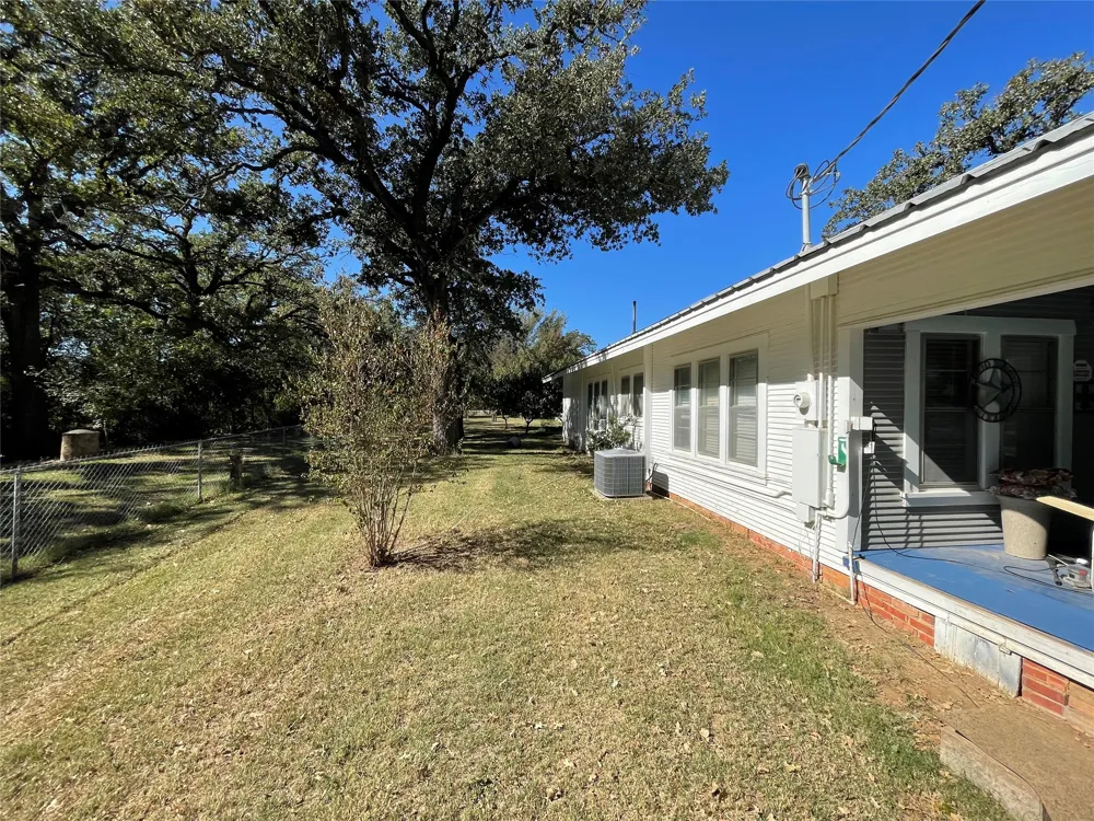 13822 Fm 4 Santo, TX 76472