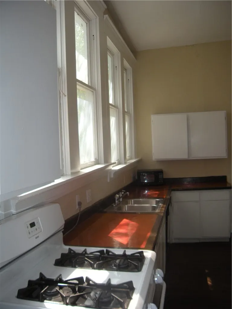 915 W 23rd Street #C Austin, TX 78705