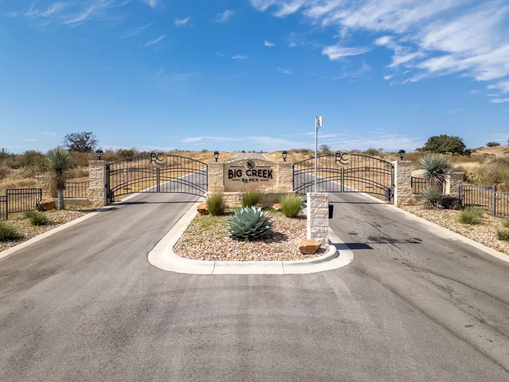 Falling Waters Drive Kingsland, TX 78639