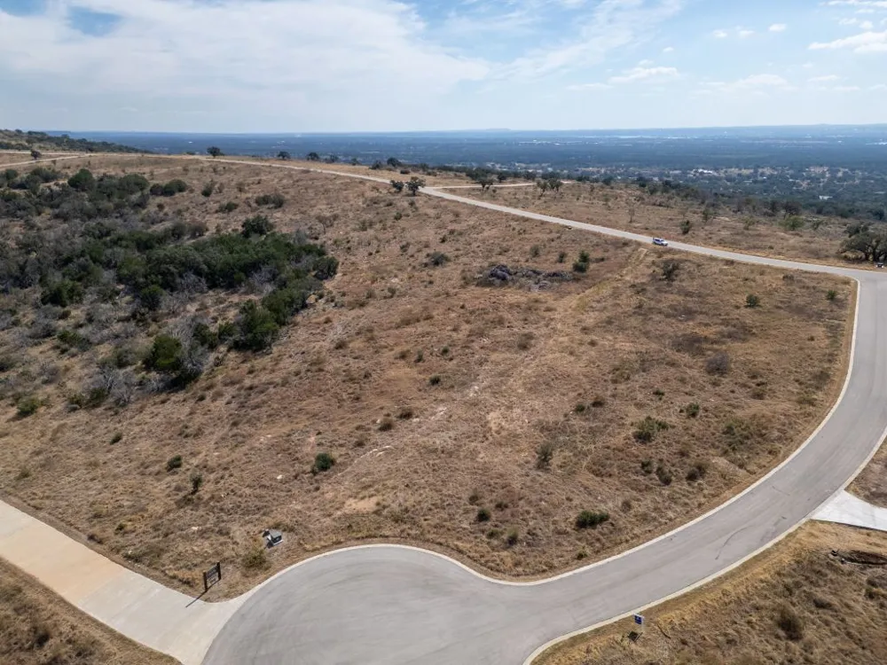 Falling Waters Drive Kingsland, TX 78639