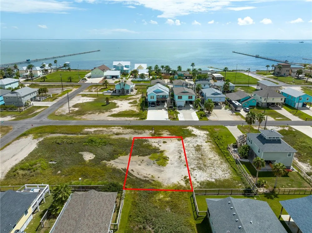 911 S Magnolia Street Rockport, TX 78382