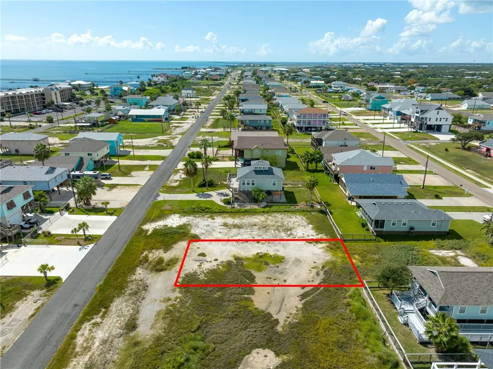 911 S Magnolia Street Rockport, TX 78382