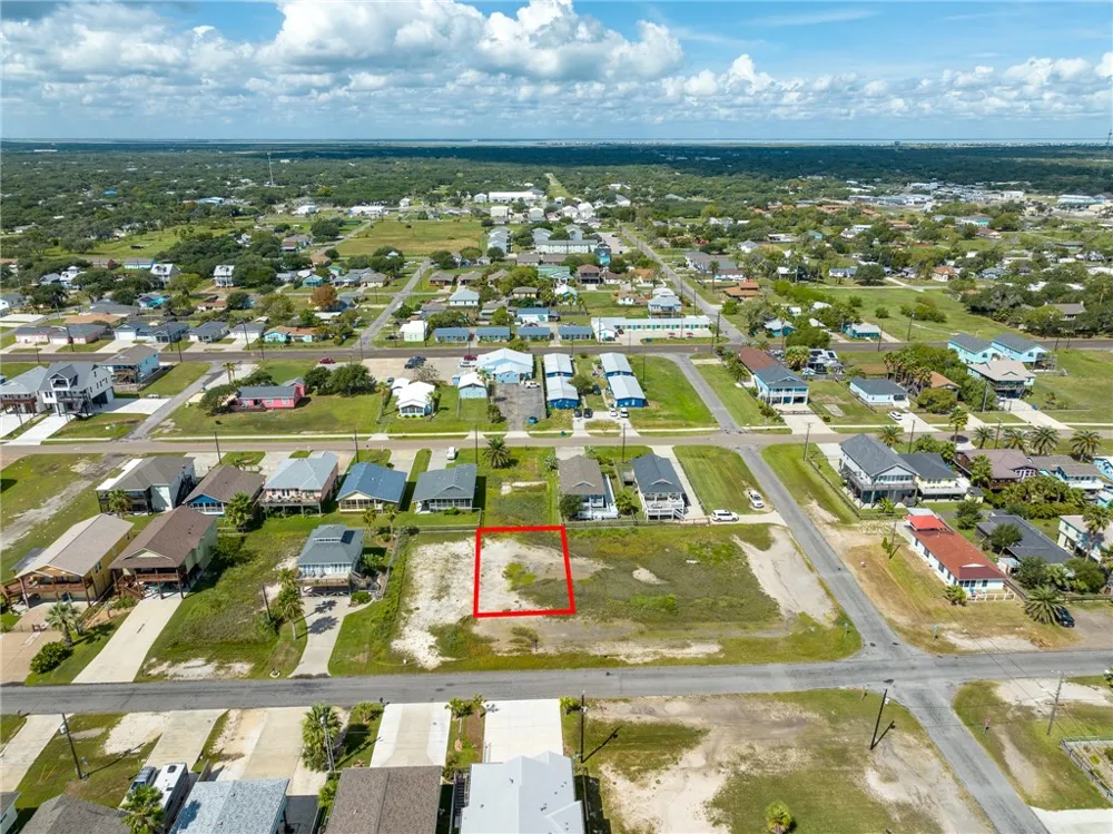 911 S Magnolia Street Rockport, TX 78382