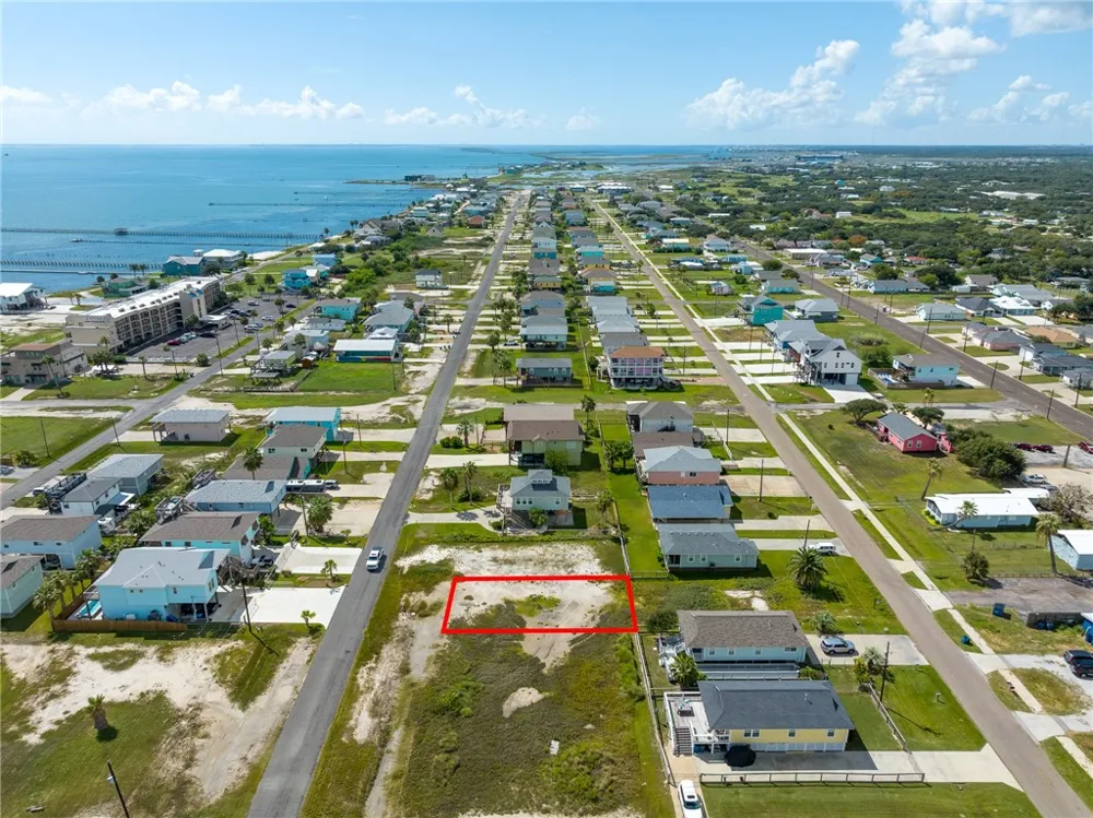 911 S Magnolia Street Rockport, TX 78382