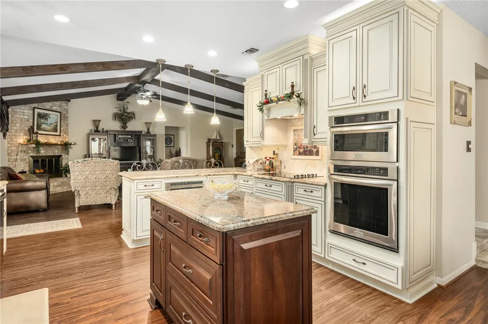 24515 La Ponderosa Mathis, TX 78368
