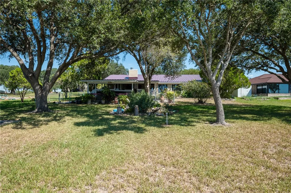24515 La Ponderosa Mathis, TX 78368
