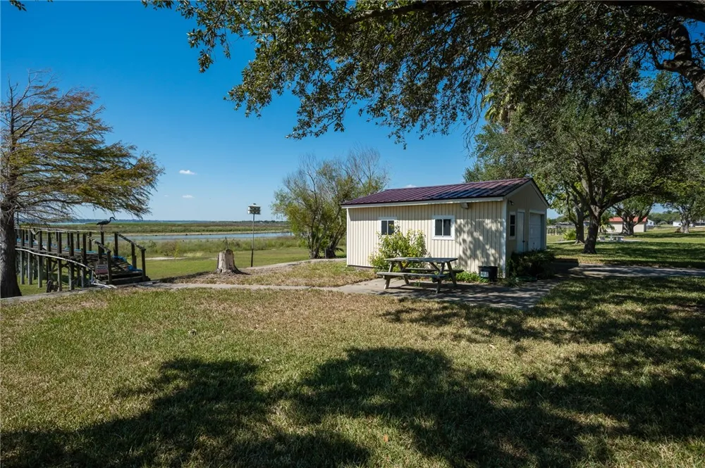 24515 La Ponderosa Mathis, TX 78368