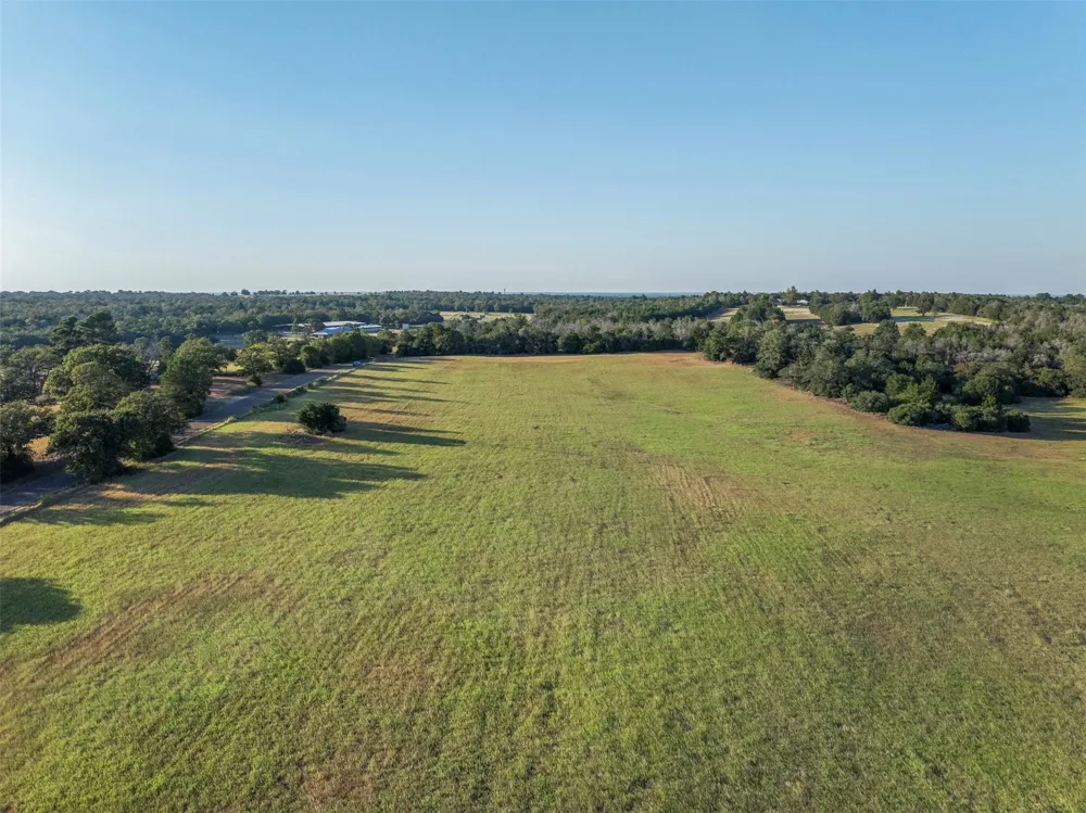 3419 County Road 309 Lexington, TX 78947
