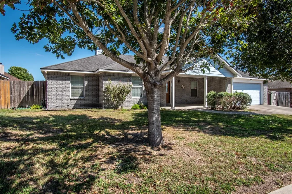 103 Collins Odem, TX 78370