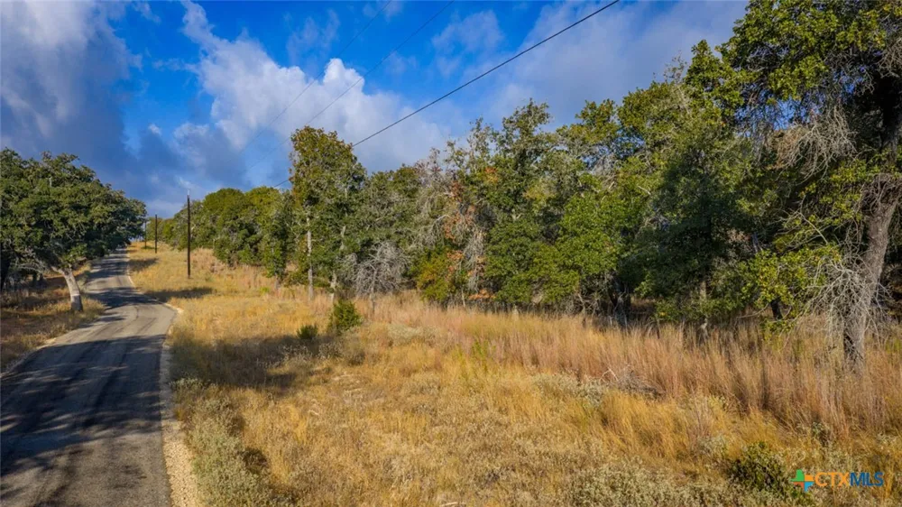 17 Sandstone Ln Seguin, TX 78155