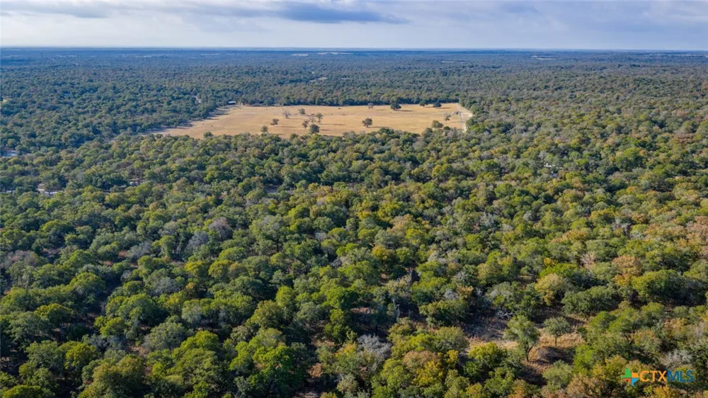 17 Sandstone Ln Seguin, TX 78155