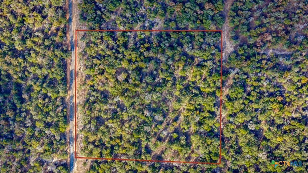 17 Sandstone Ln Seguin, TX 78155