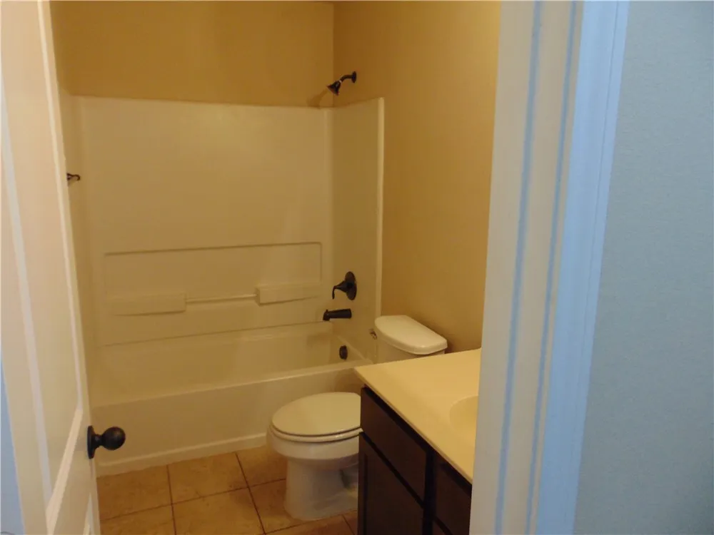 185 Creekside Villa Drive Kyle, TX 78640