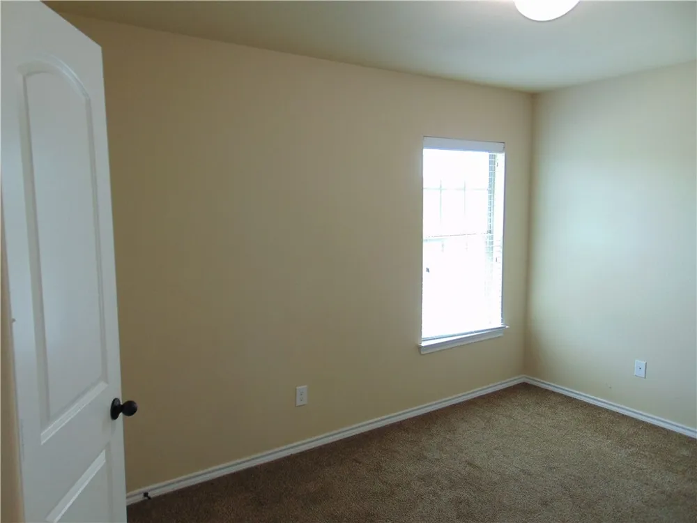 185 Creekside Villa Drive Kyle, TX 78640