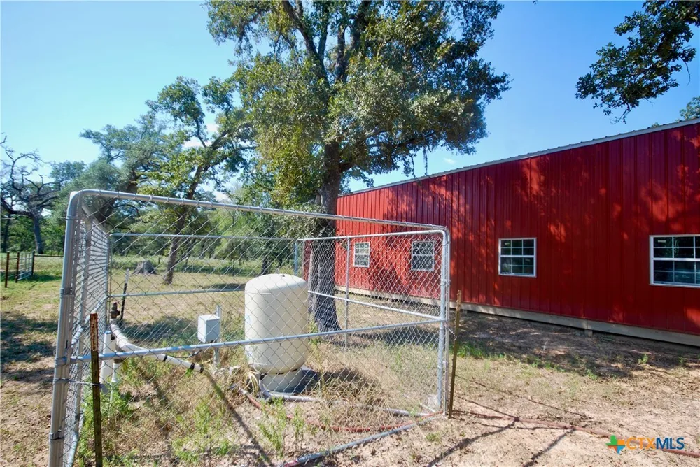 3033 County Road 18 Hallettsville, TX 77964