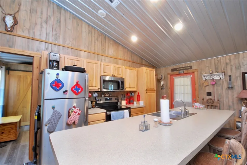 3033 County Road 18 Hallettsville, TX 77964