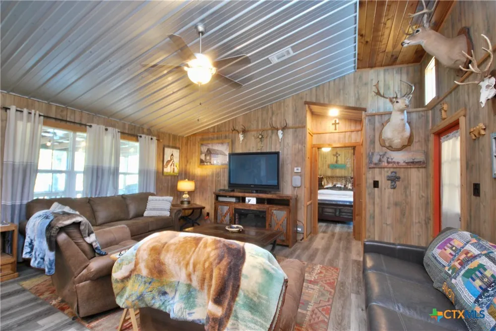 3033 County Road 18 Hallettsville, TX 77964