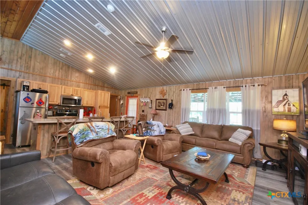 3033 County Road 18 Hallettsville, TX 77964