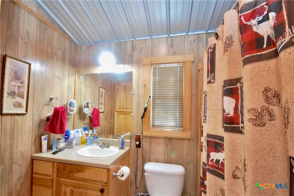 3033 County Road 18 Hallettsville, TX 77964