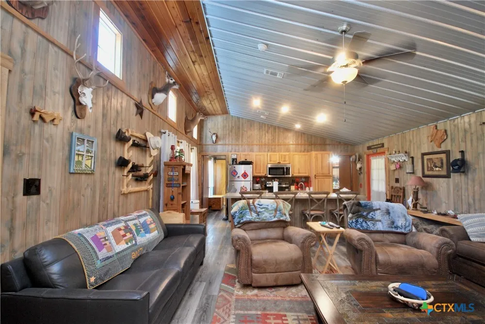 3033 County Road 18 Hallettsville, TX 77964