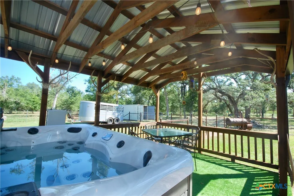 3033 County Road 18 Hallettsville, TX 77964