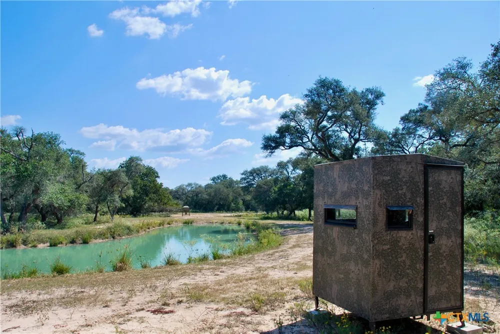 3033 County Road 18 Hallettsville, TX 77964
