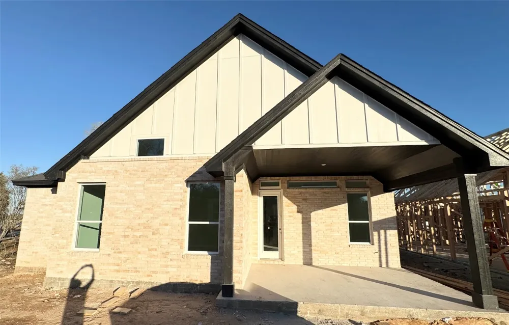 365 San Saba Drive Buda, TX 78610