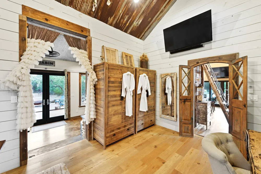 1910 Sandy Point Road Wimberley, TX 78676