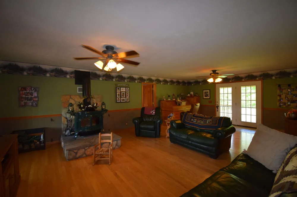 47944 County Road 673 Lawrence, MI 49064