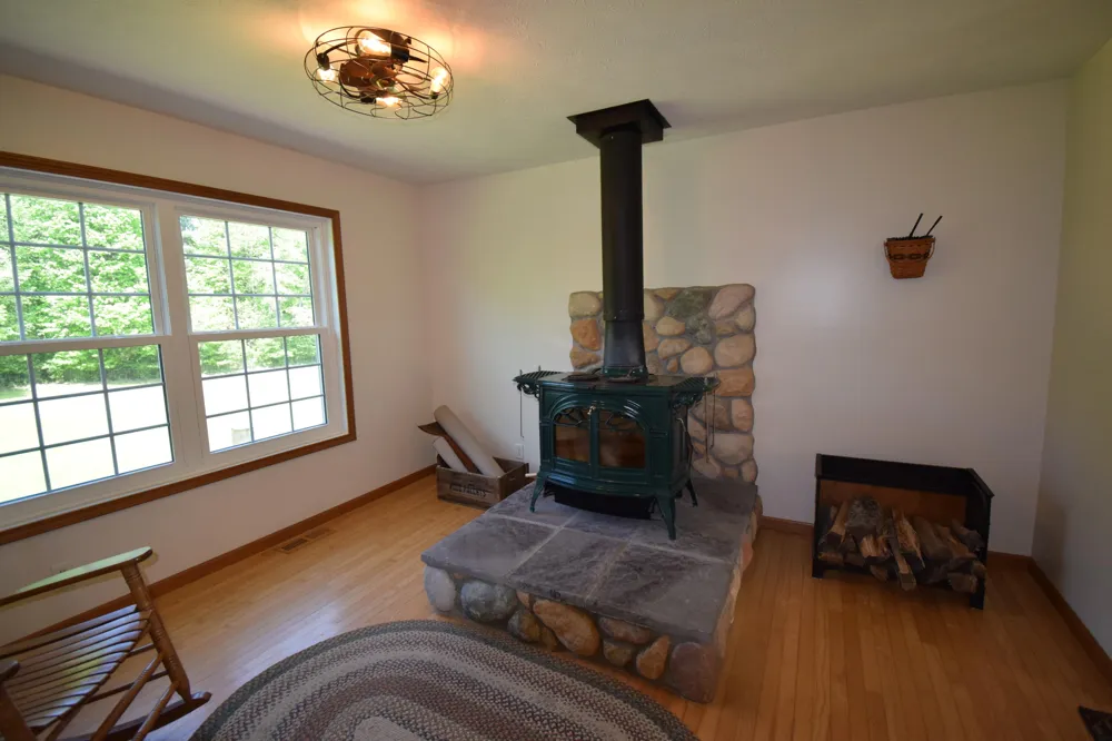 47944 County Road 673 Lawrence, MI 49064