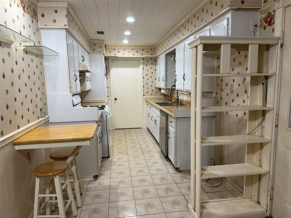 412 S Birch Van, TX 75790