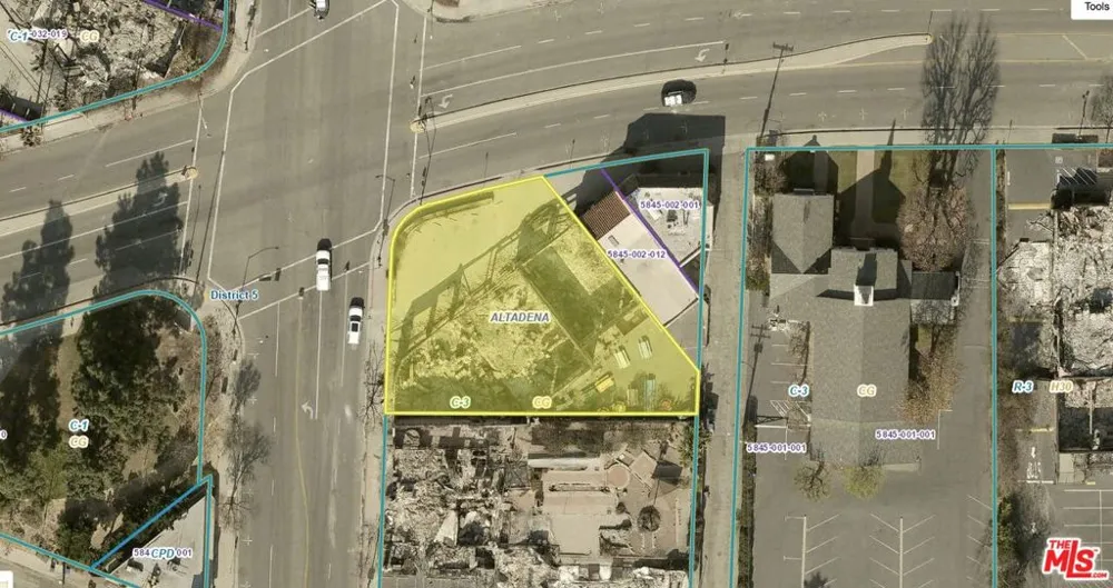 912 E Altadena Drive Altadena, CA 91001
