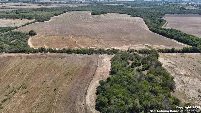16568 NEW BERLIN RD St Hedwig, TX 78152