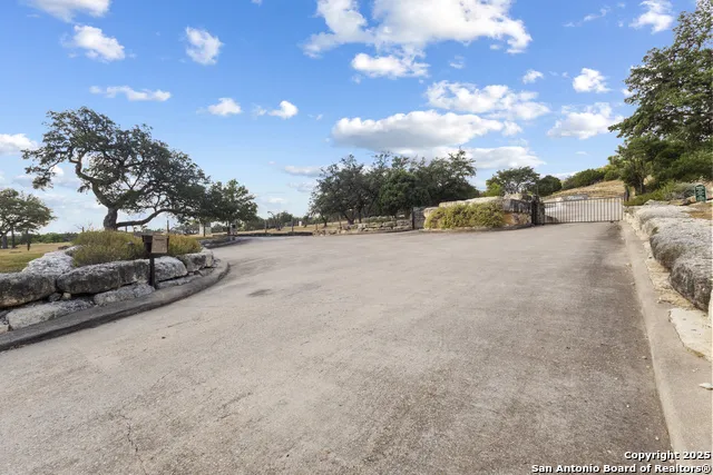 146 Painted Sky Comfort, TX 78013