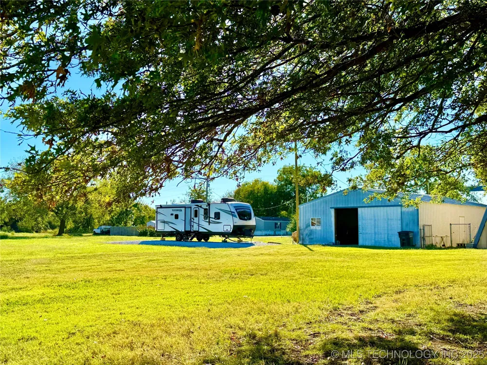 704 E 2nd Avenue Warner, OK 74469