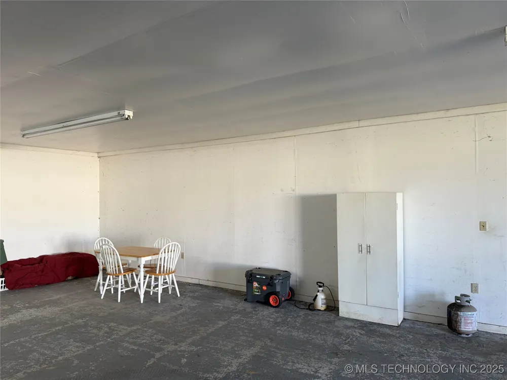 704 E 2nd Avenue Warner, OK 74469