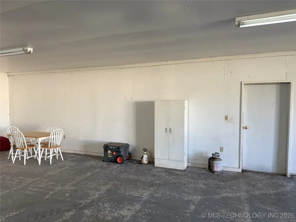 704 E 2nd Avenue Warner, OK 74469