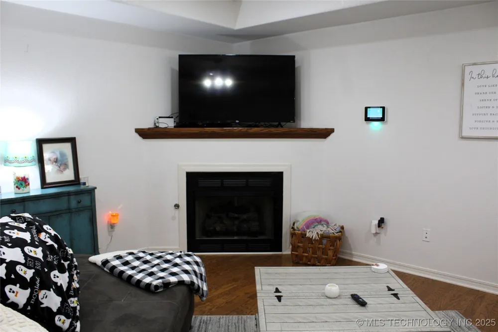 908 3rd Calera, OK 74730